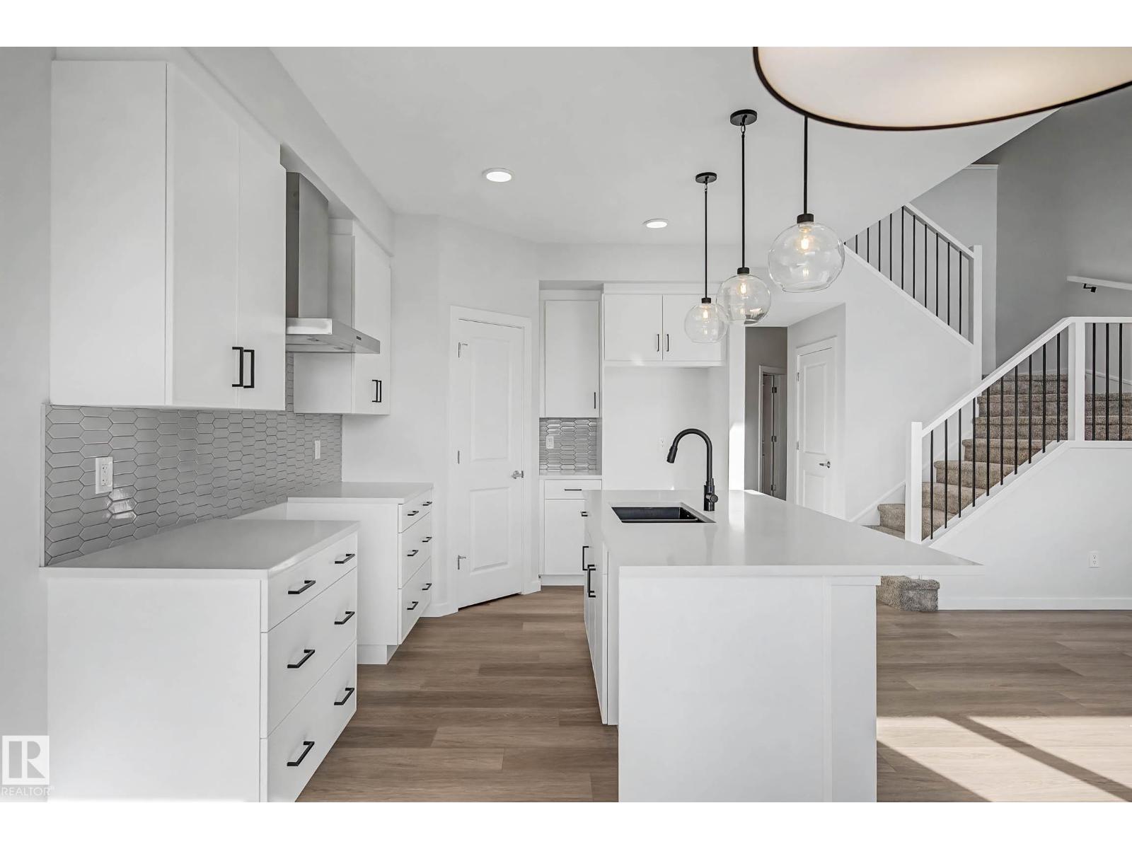 6923 51 AV, Beaumont