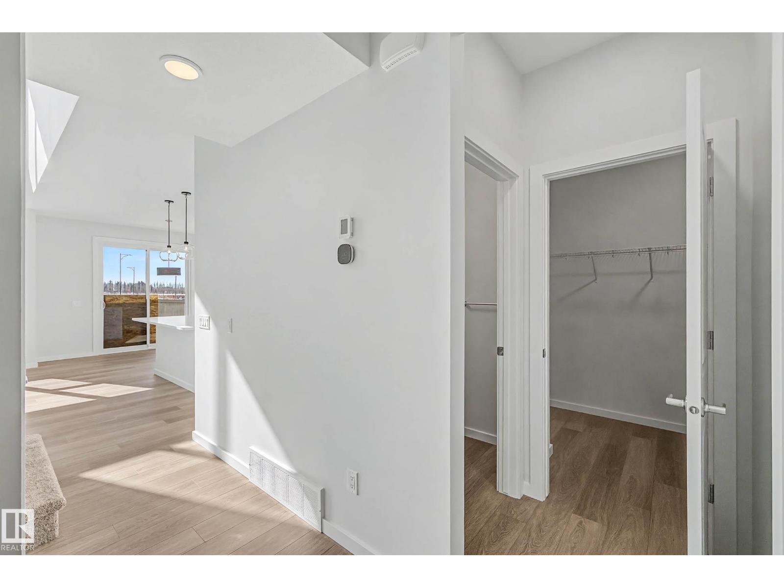 6923 51 AV, Beaumont