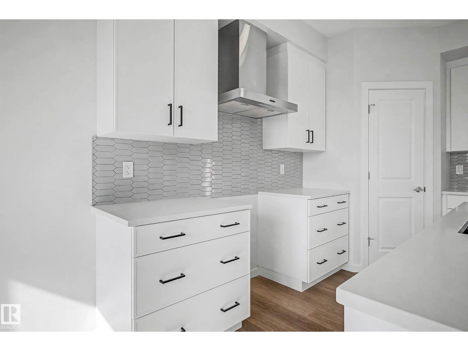 6923 51 AV, Beaumont