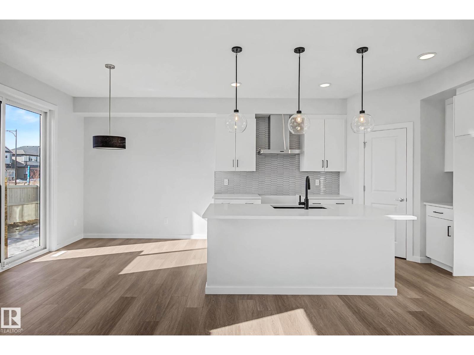 6923 51 AV, Beaumont