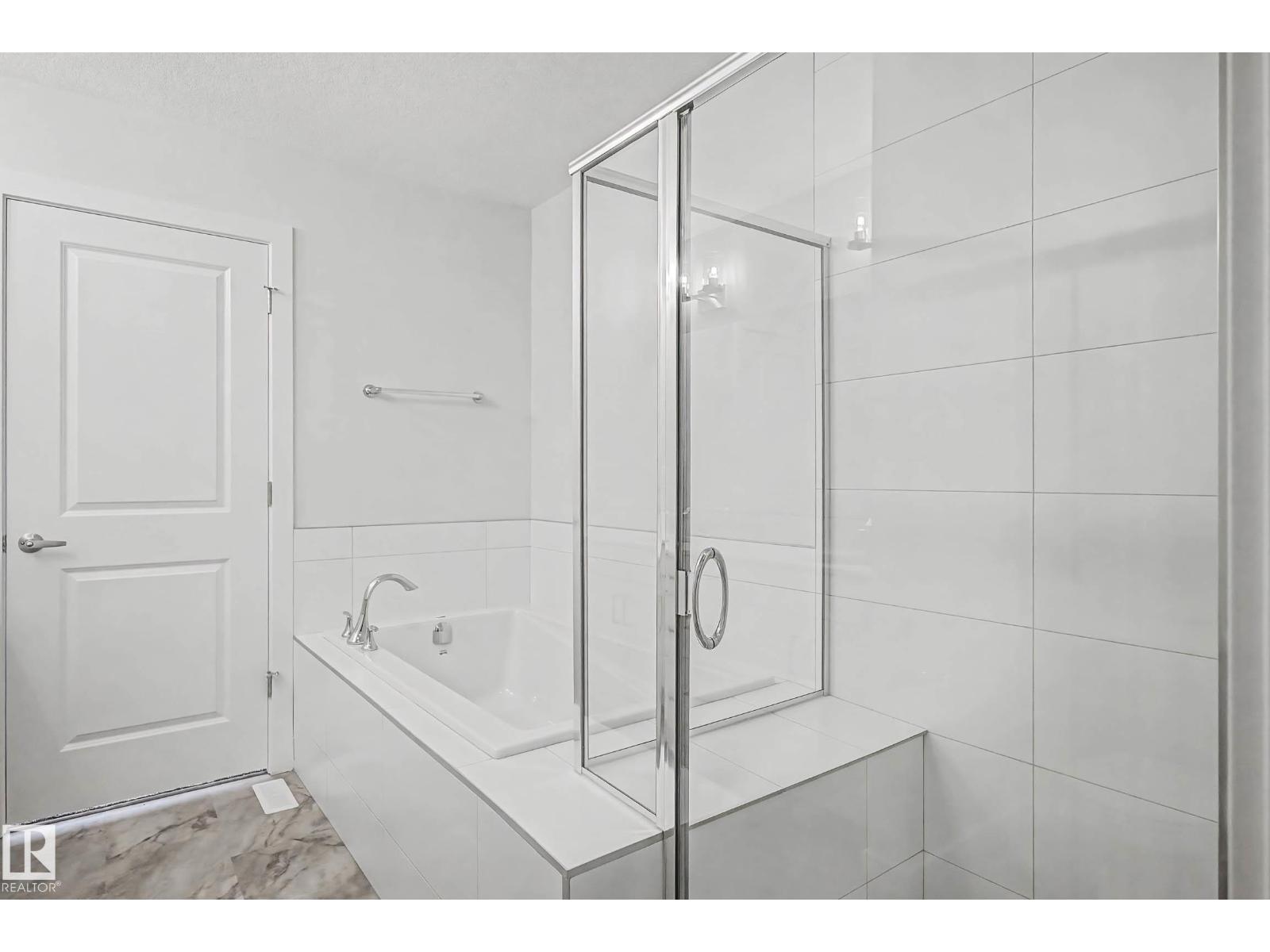 6923 51 AV, Beaumont