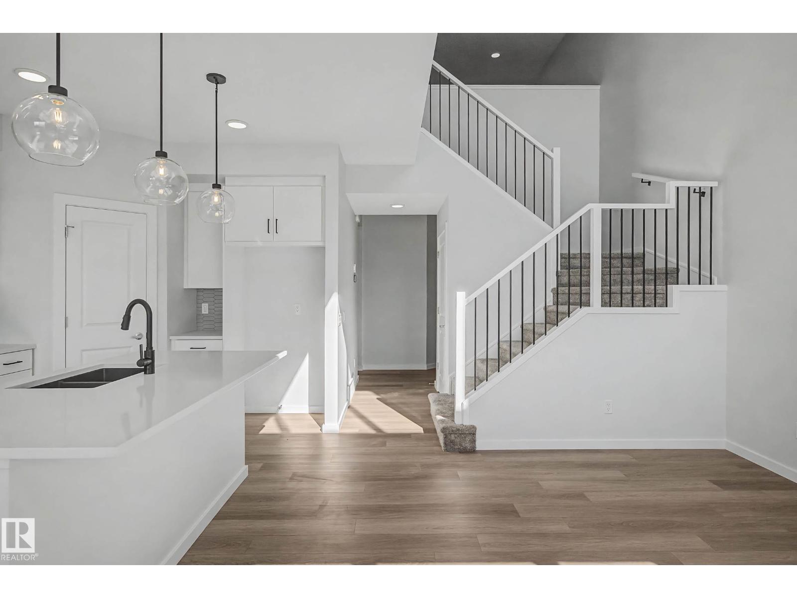 6923 51 AV, Beaumont