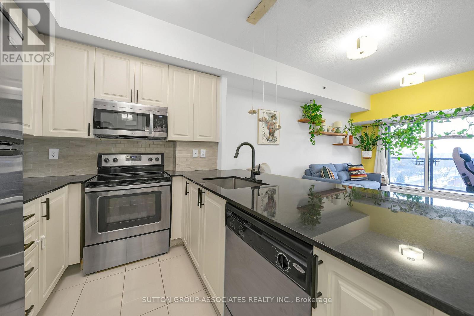 #802 760 SHEPPARD AVENUE W - 2