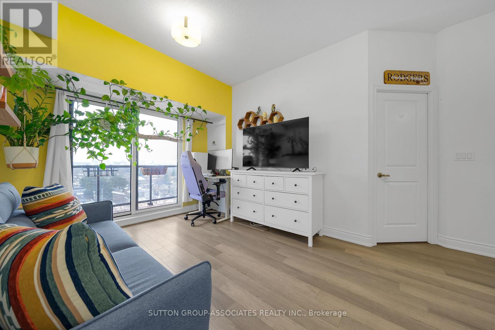 #802 760 SHEPPARD AVENUE W - 8