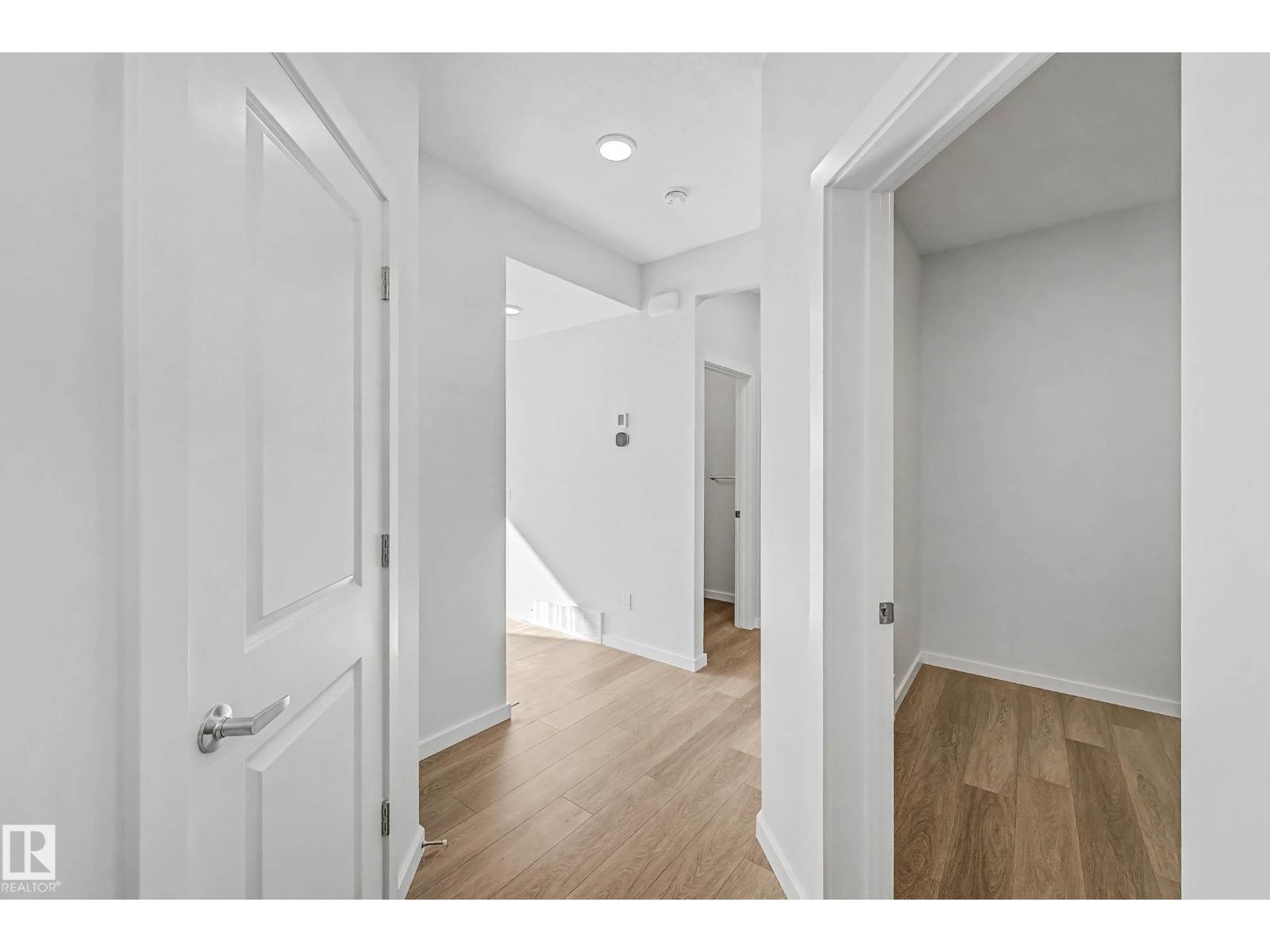 6923 51 AV, Beaumont