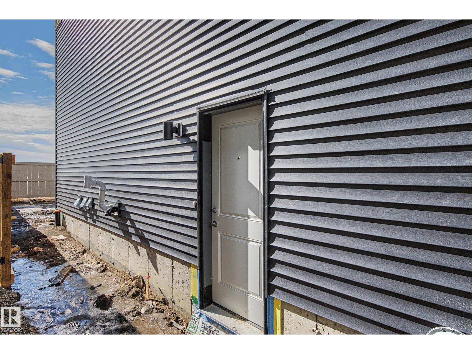 6923 51 AV, Beaumont