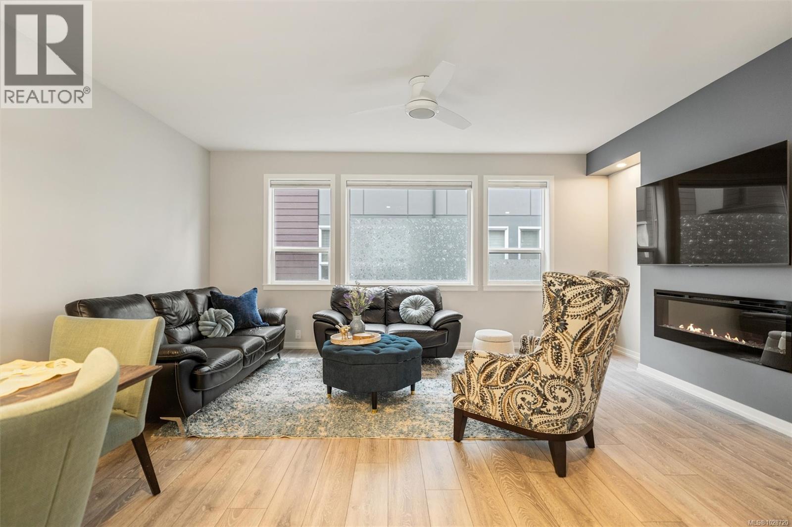 #103 694 HOYLAKE AVE - 17