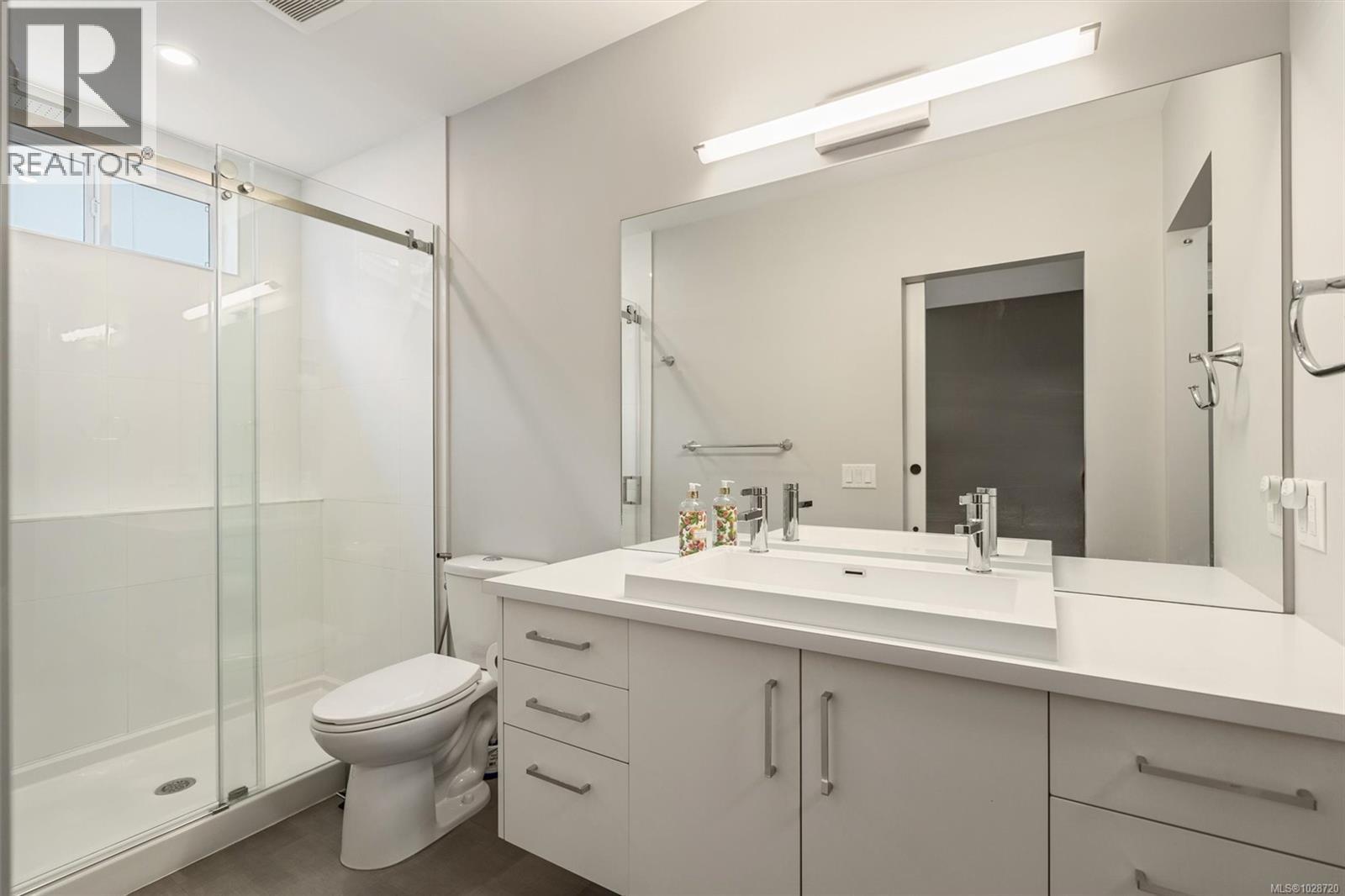 #103 694 Hoylake Ave - 23