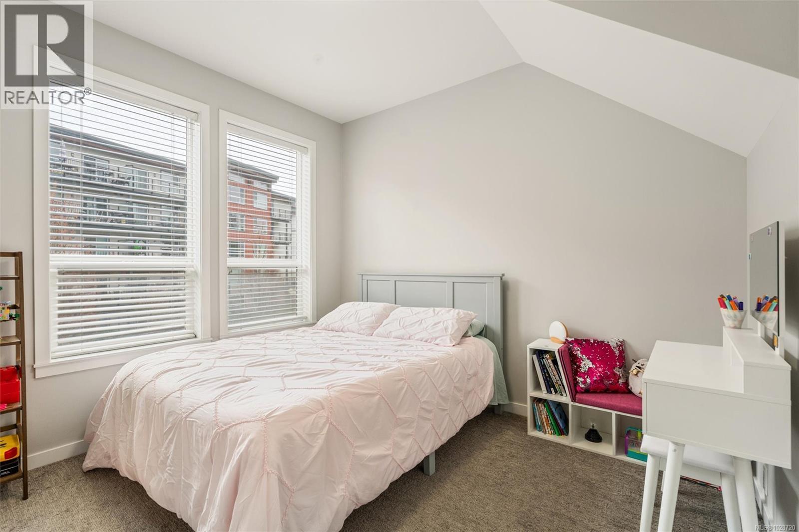 #103 694 HOYLAKE AVE - 26