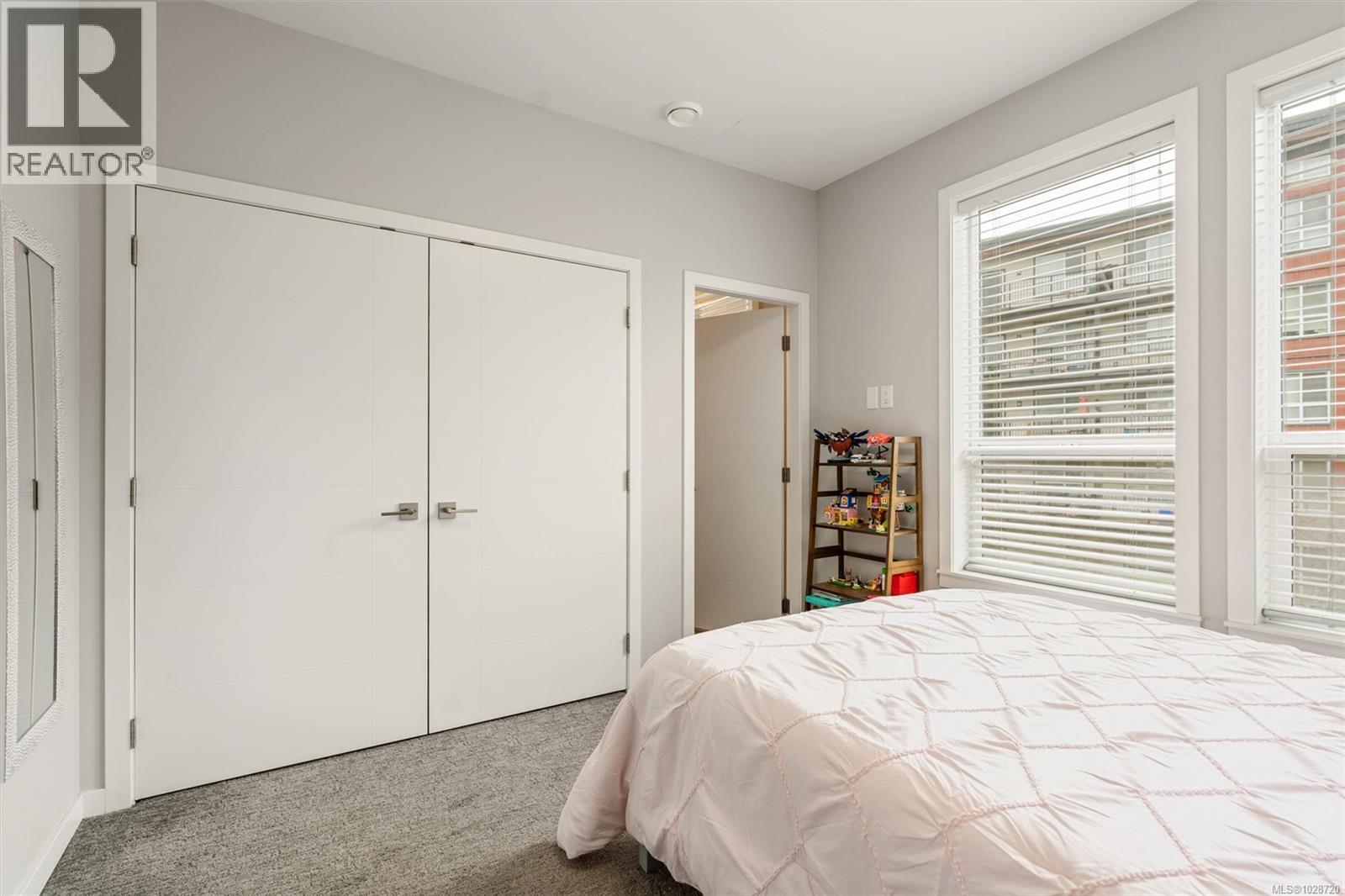 #103 694 HOYLAKE AVE - 27