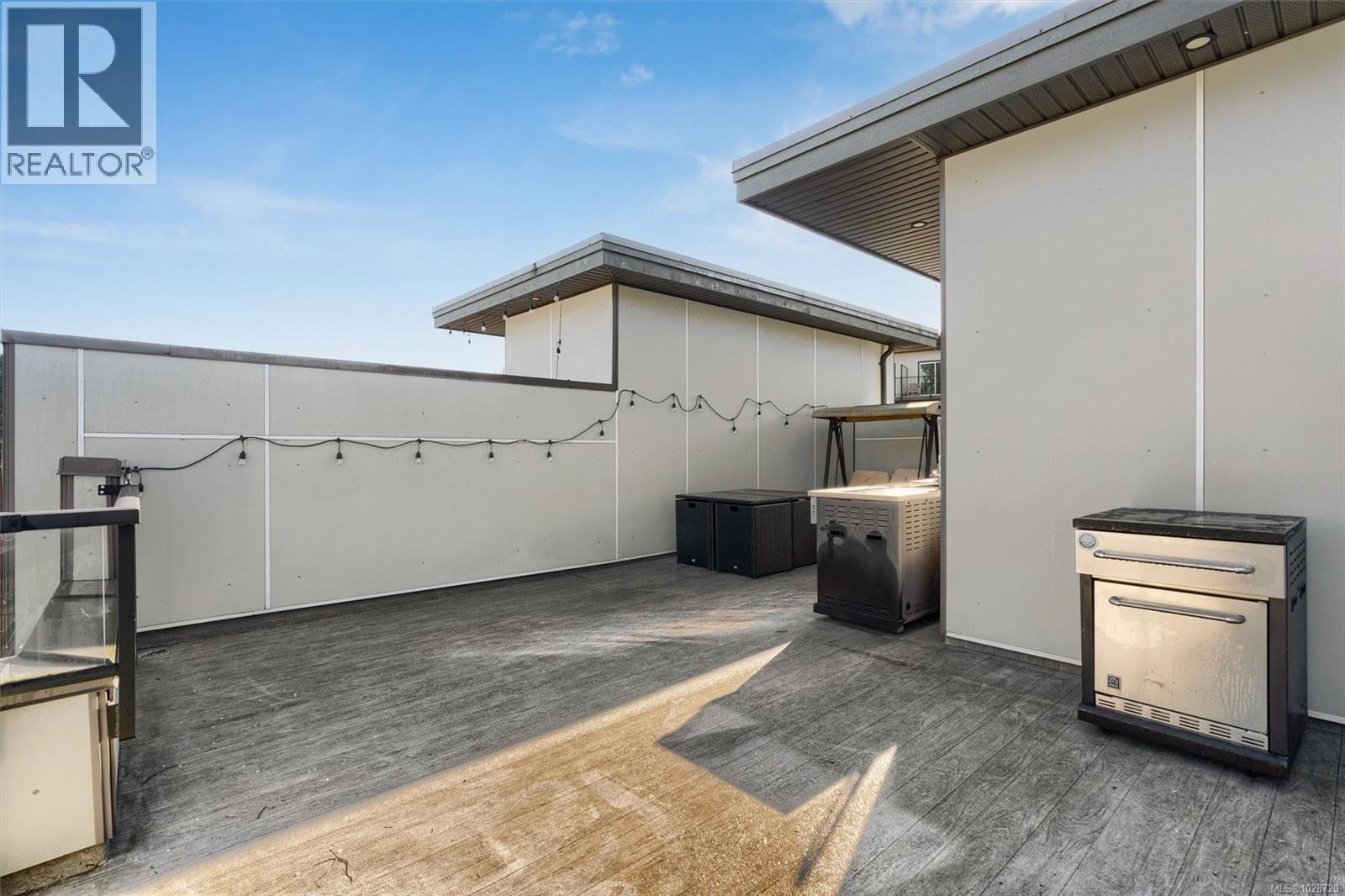 #103 694 HOYLAKE AVE - 32