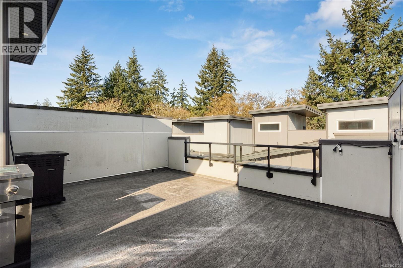 #103 694 HOYLAKE AVE - 33