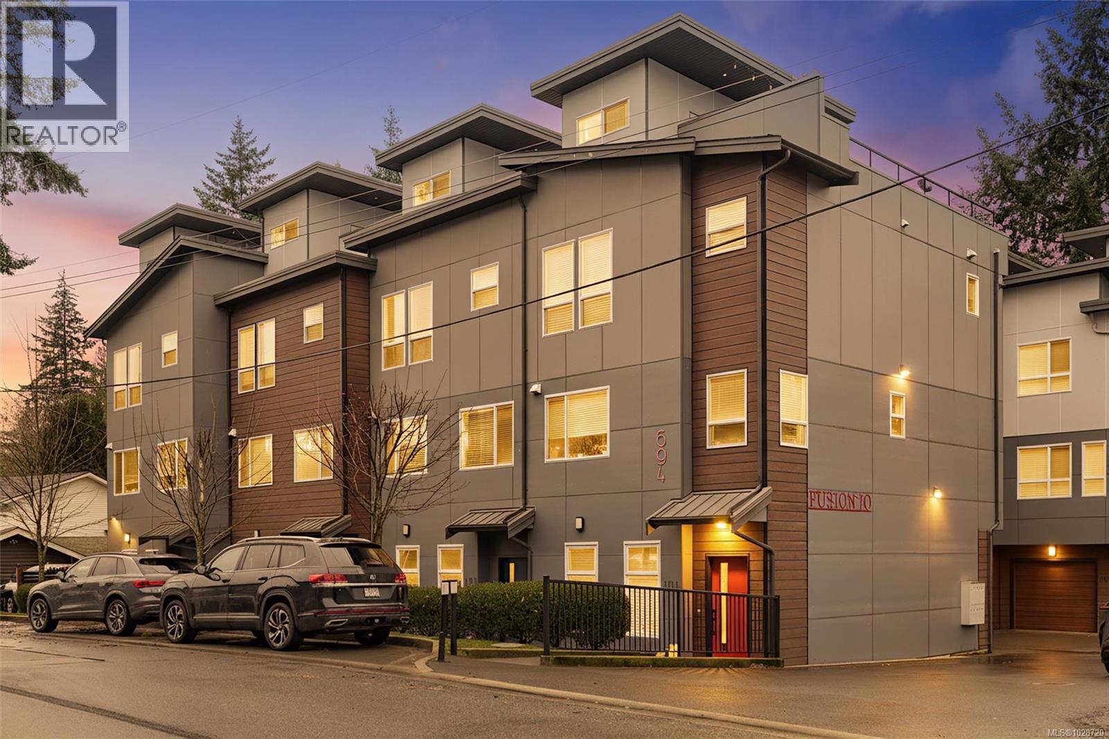 #103 694 HOYLAKE AVE - 35