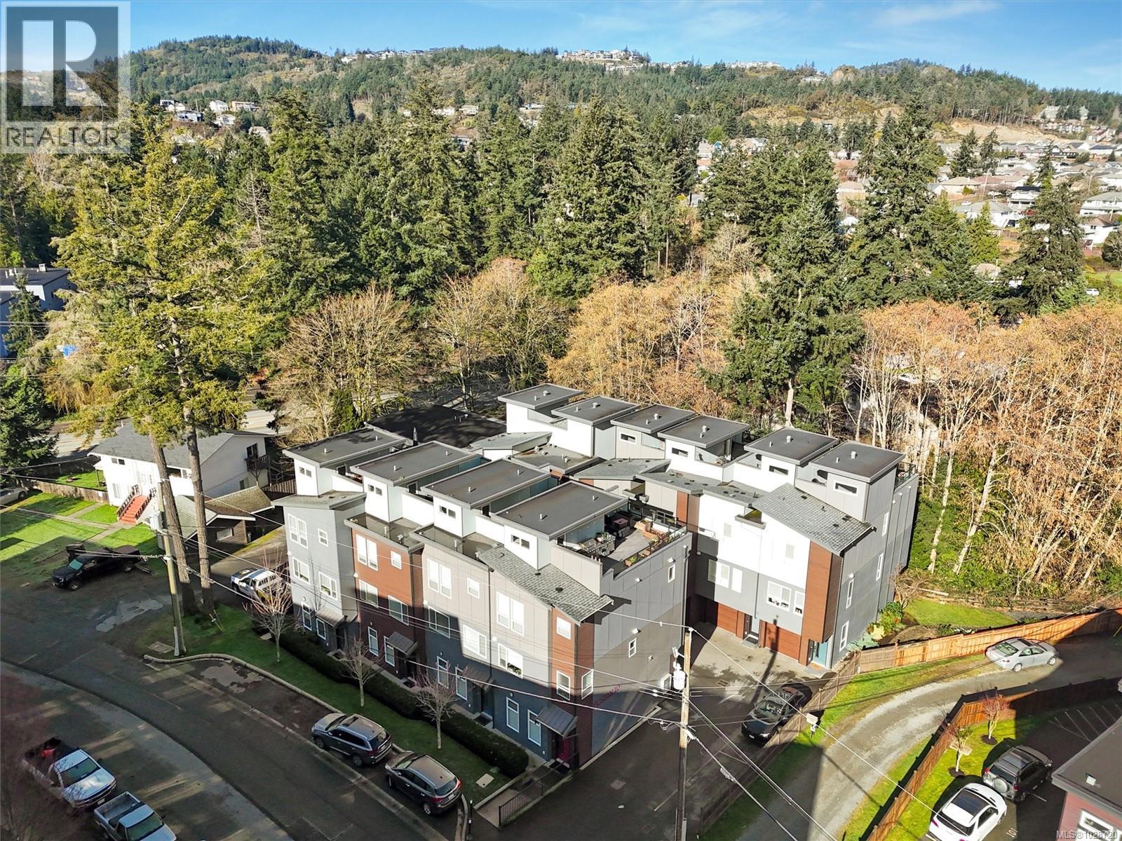 #103 694 Hoylake Ave - 4