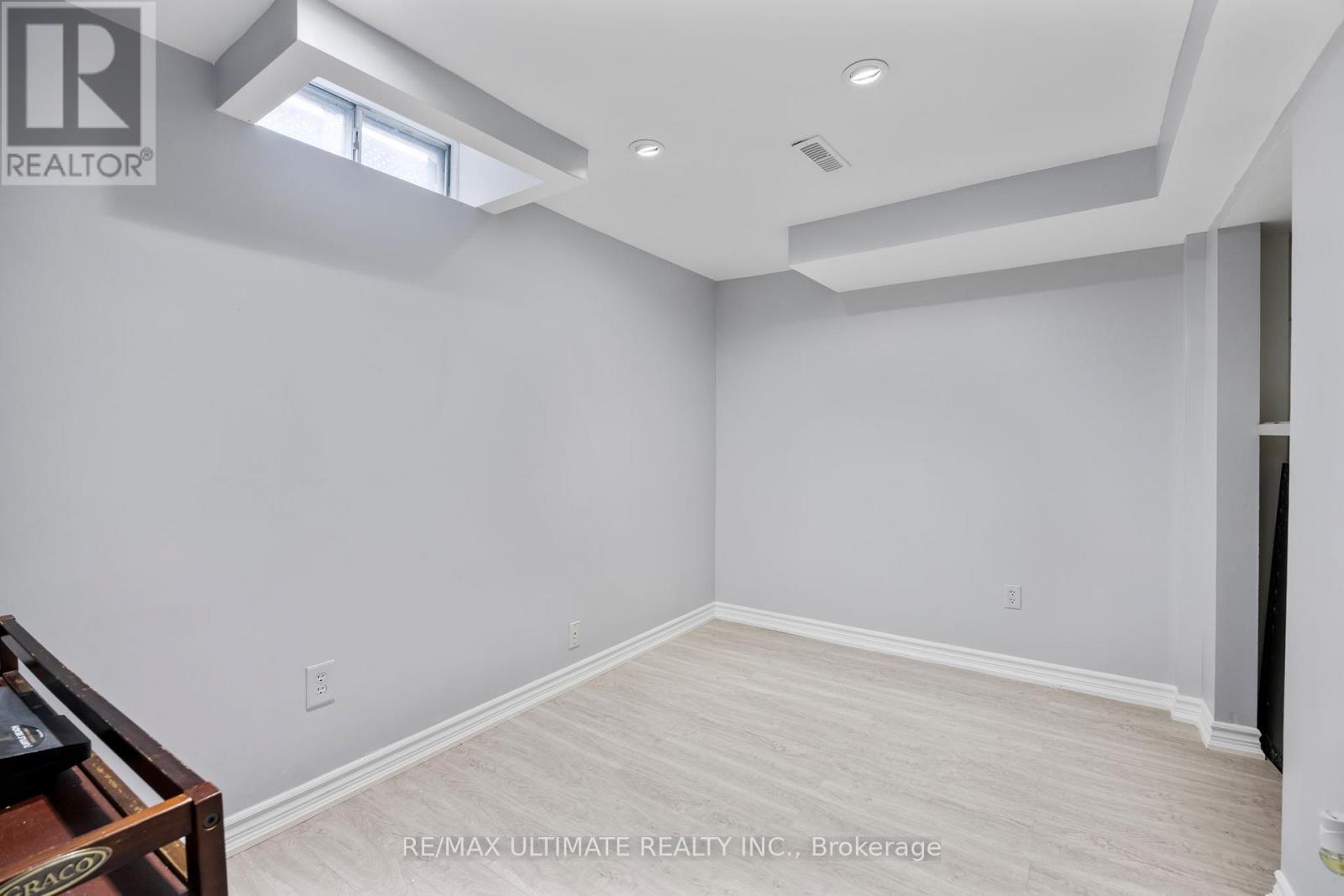 154 TOBA CRESCENT - 33