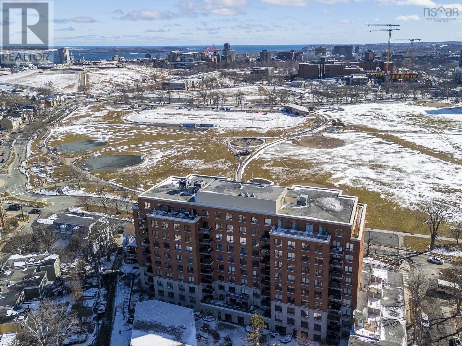 Property 35 of 44 of 502 5839 Cunard Street