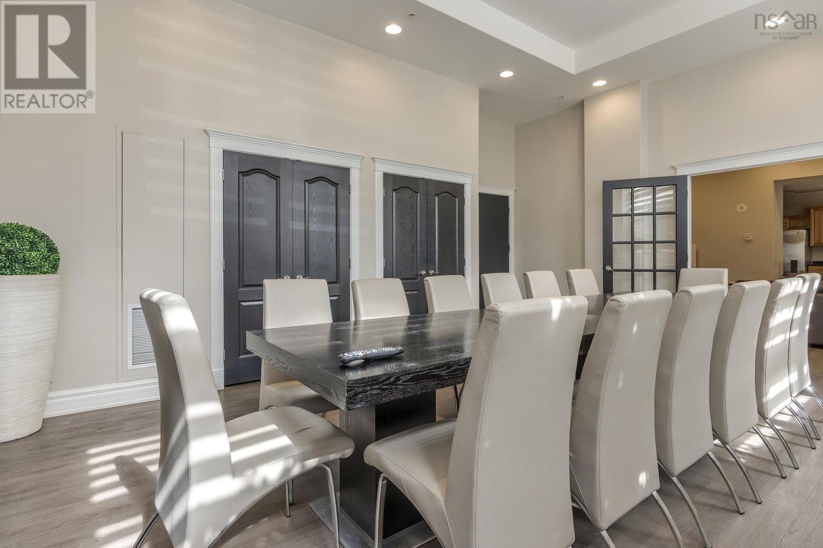 Property 28 of 44 of 502 5839 Cunard Street