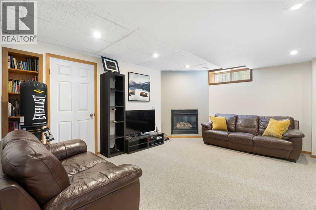 18 West Terrace Drive, Cochrane