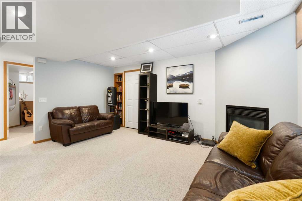 18 West Terrace Drive, Cochrane