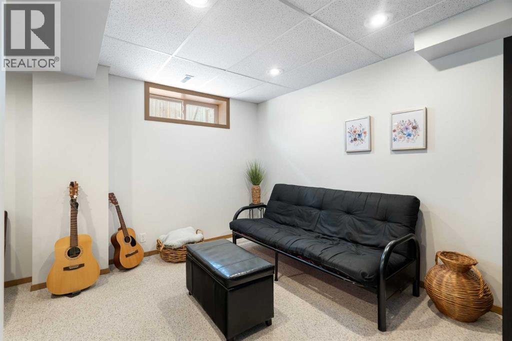 18 West Terrace Drive, Cochrane