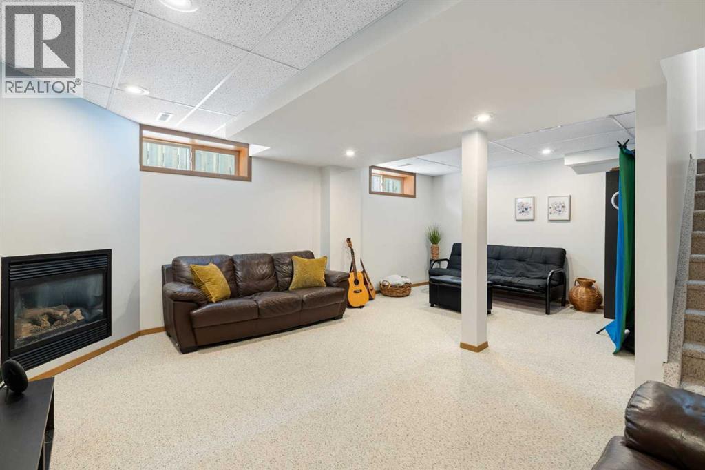 18 West Terrace Drive, Cochrane