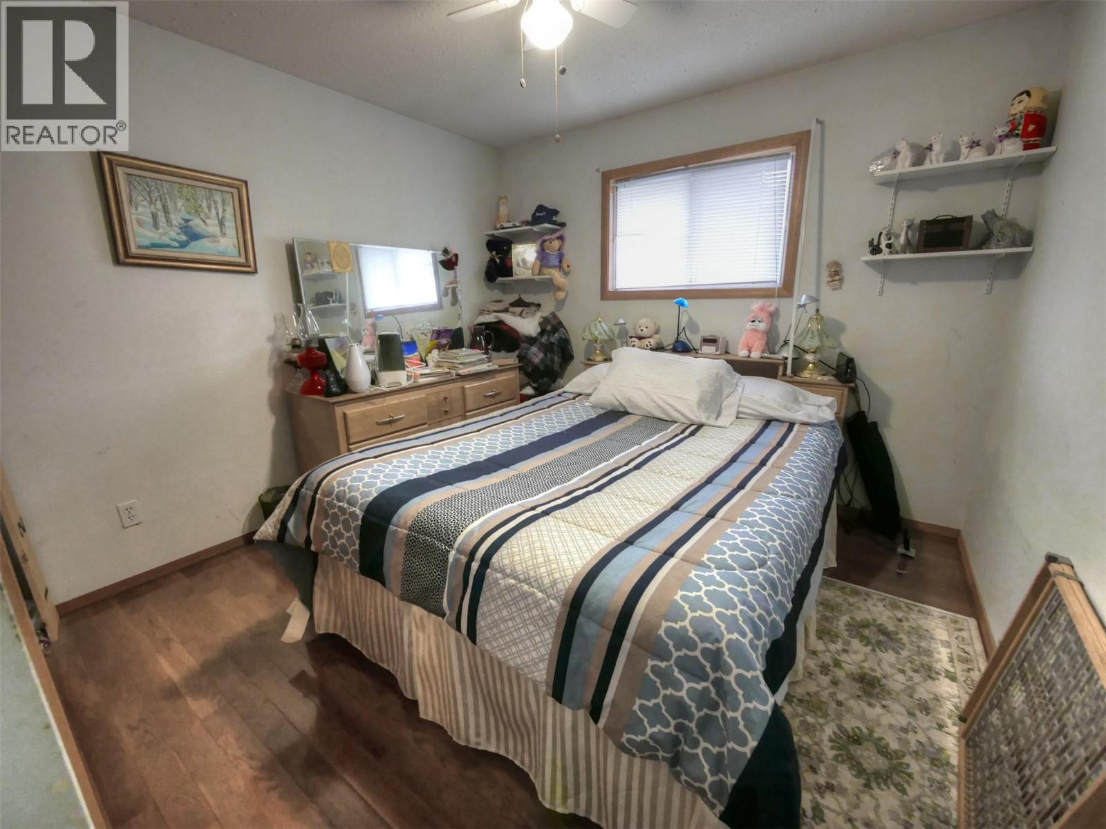 9250 highway 3 & 95, Yahk