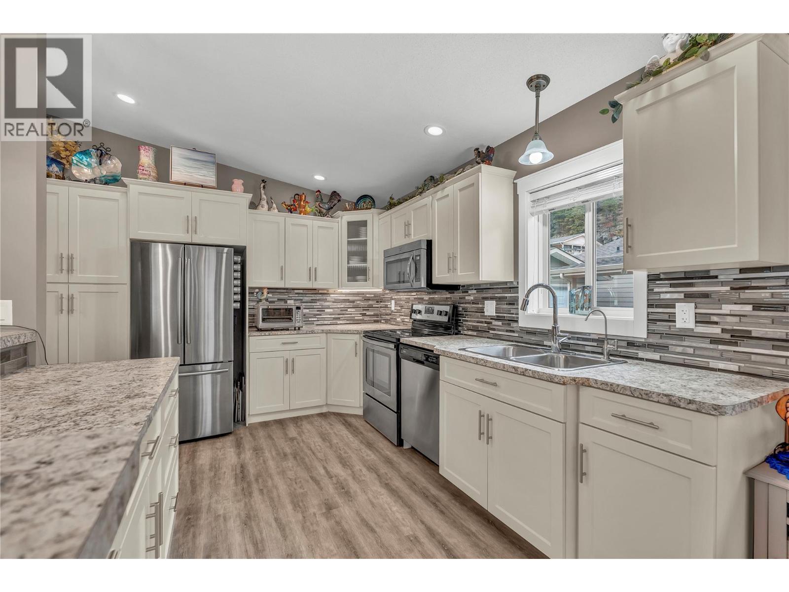 1340 3A Highway Unit# 1, Keremeos