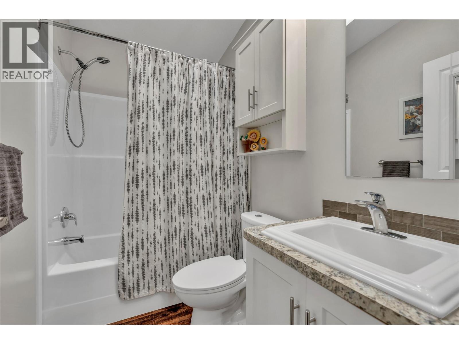 1340 3A Highway Unit# 1, Keremeos