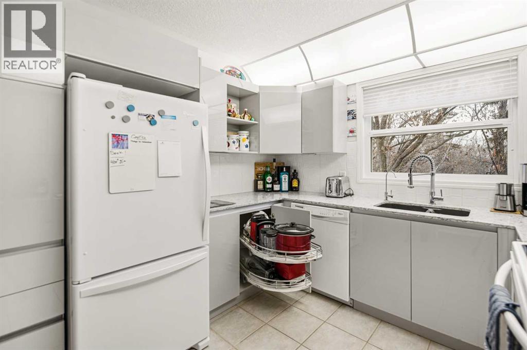 5435 Lakeshore Drive, Sylvan Lake