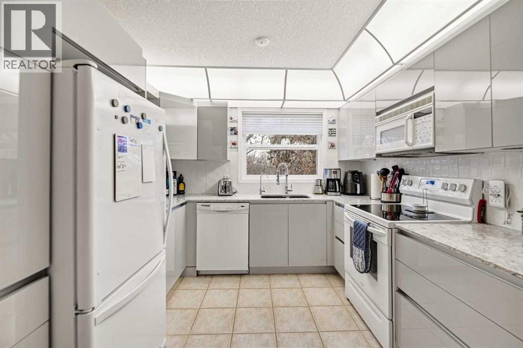 5435 Lakeshore Drive, Sylvan Lake