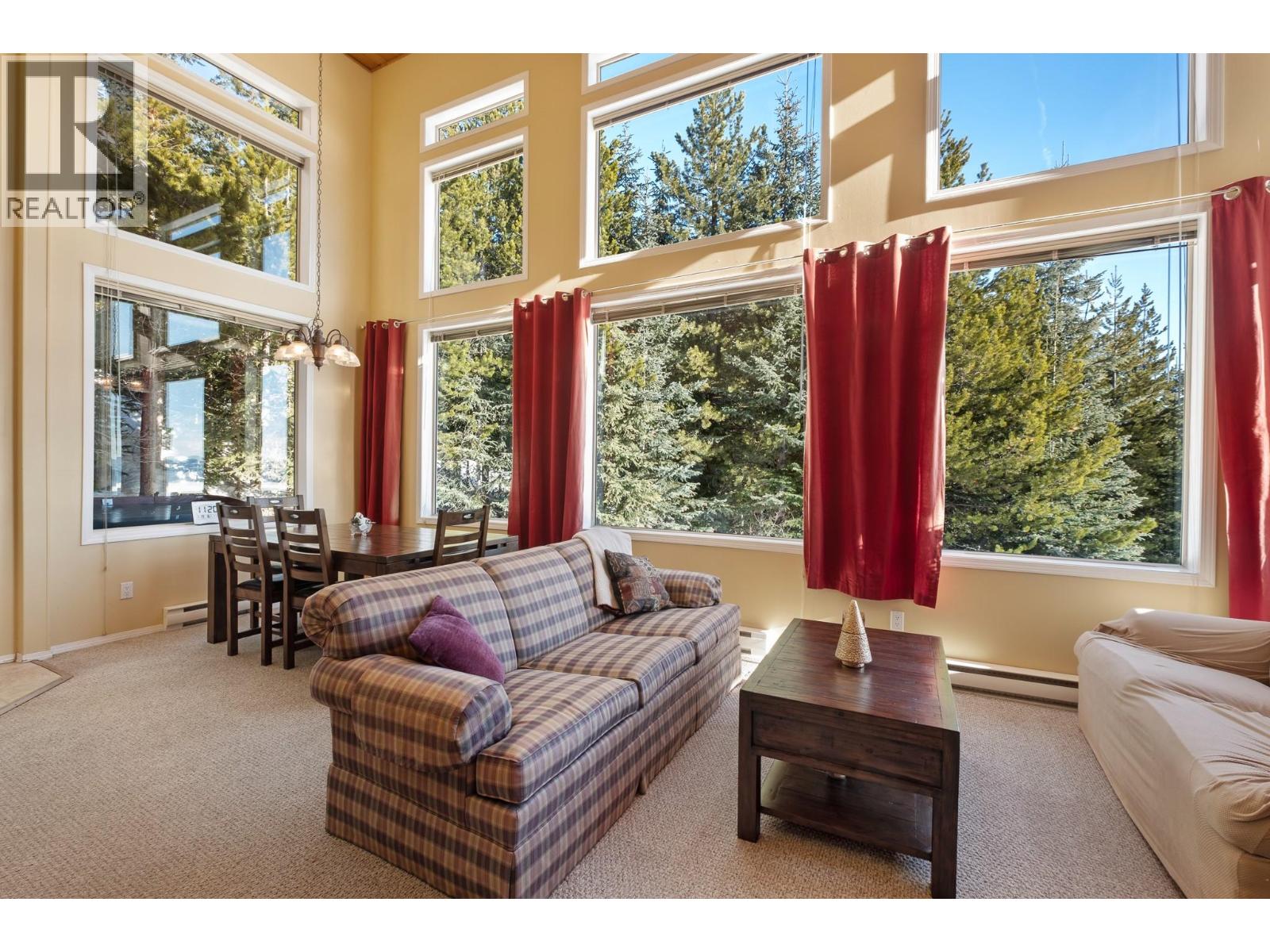 B 4940 Snowpines Road, Big White