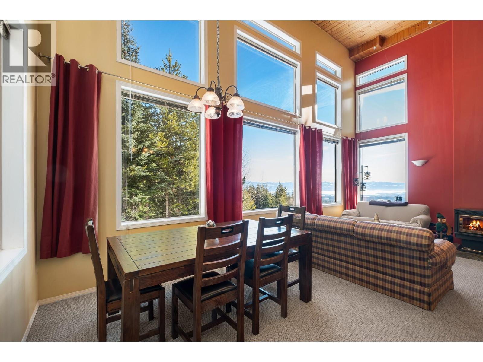 B 4940 Snowpines Road, Big White