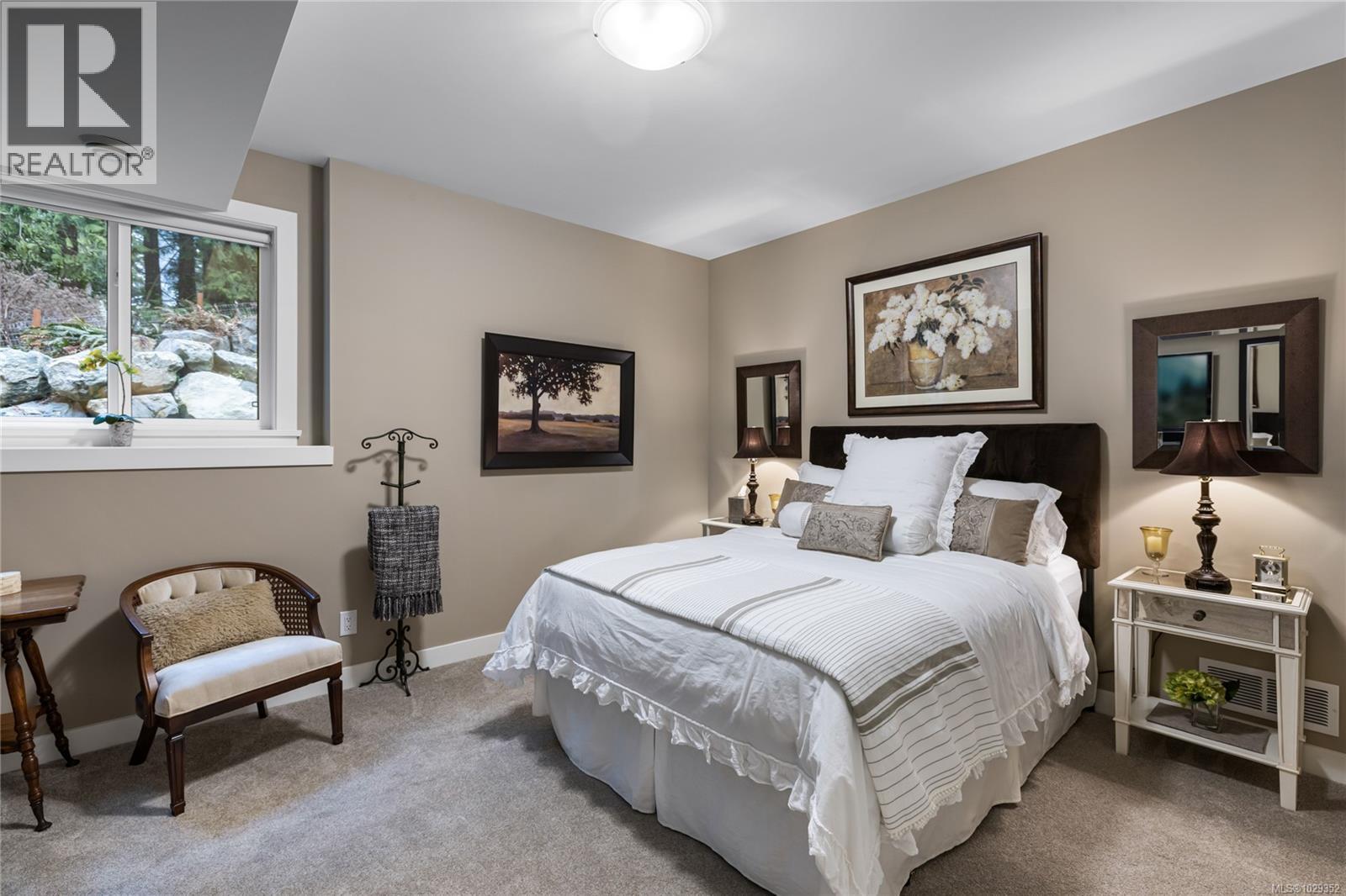 2371 Renfrew Rd - 9