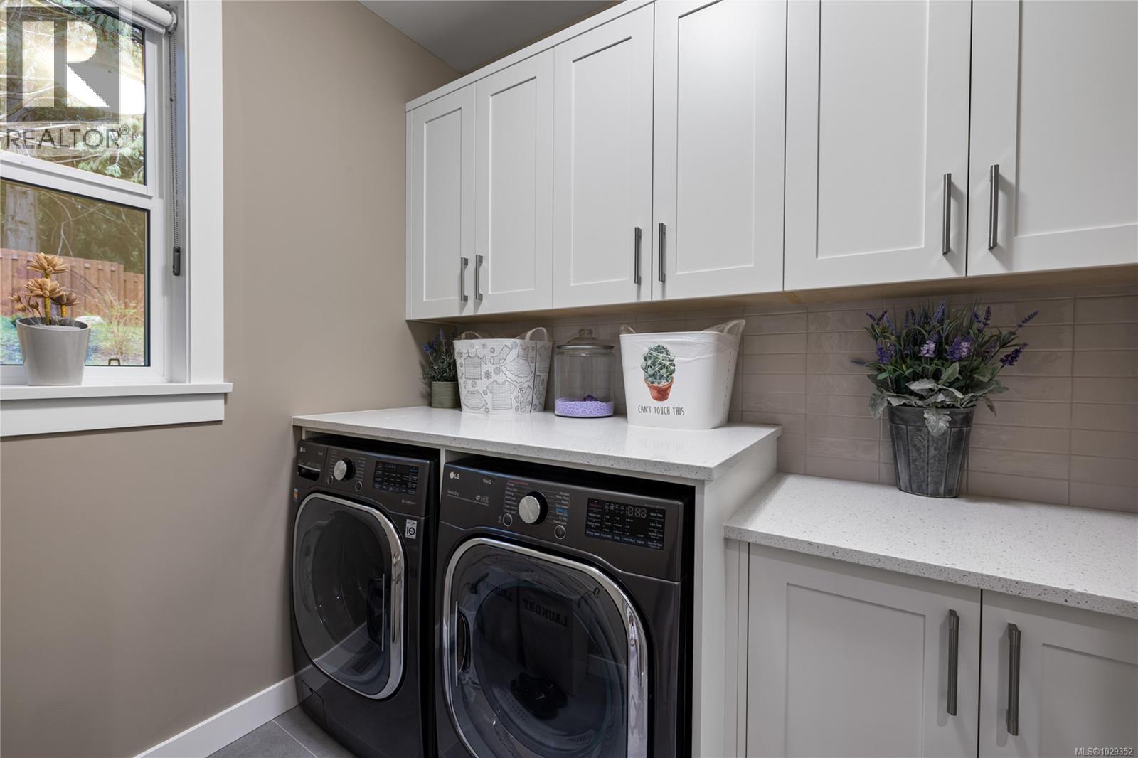 2371 Renfrew Rd - 41