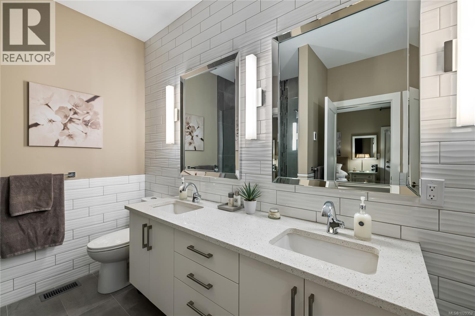 2371 Renfrew Rd - 46