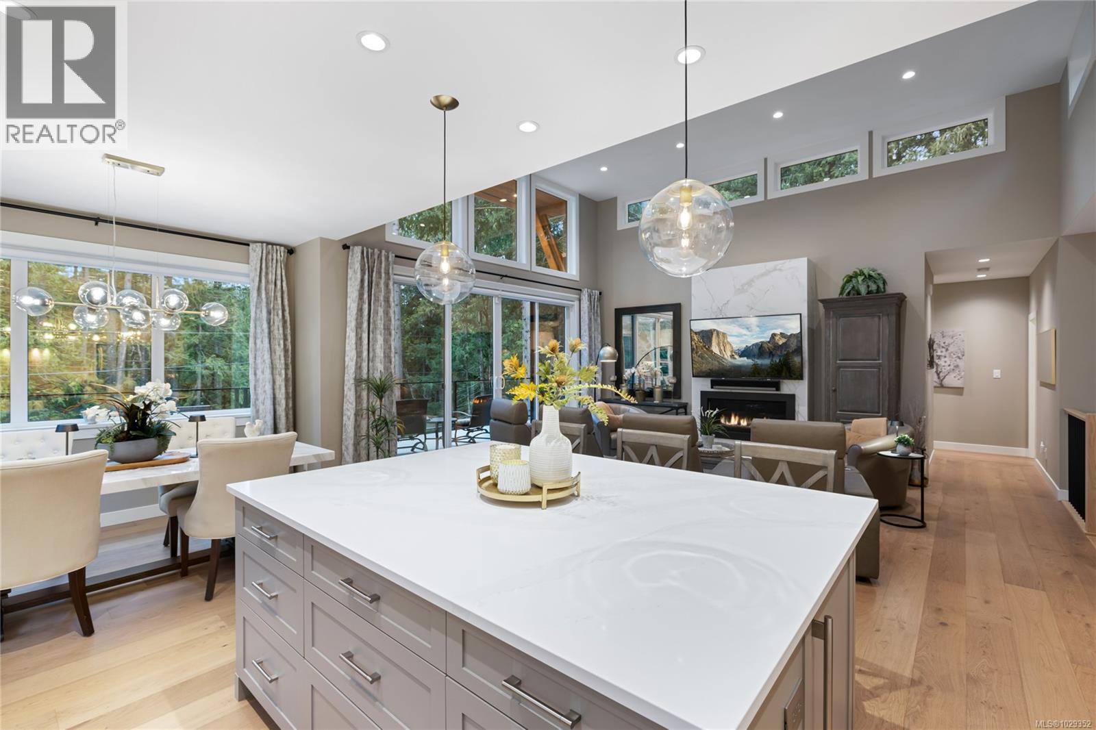 2371 Renfrew Rd - 36