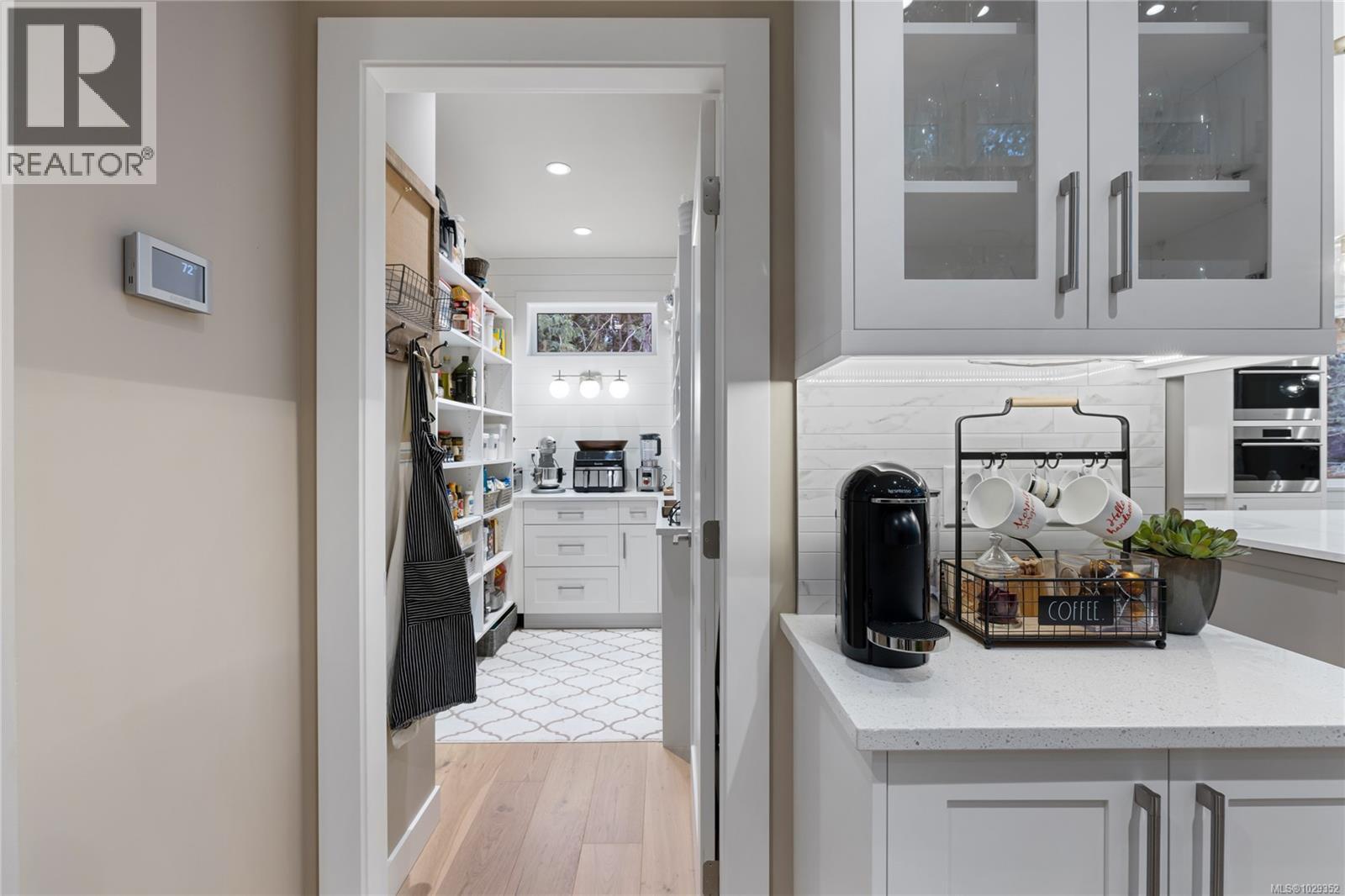 2371 Renfrew Rd - 40