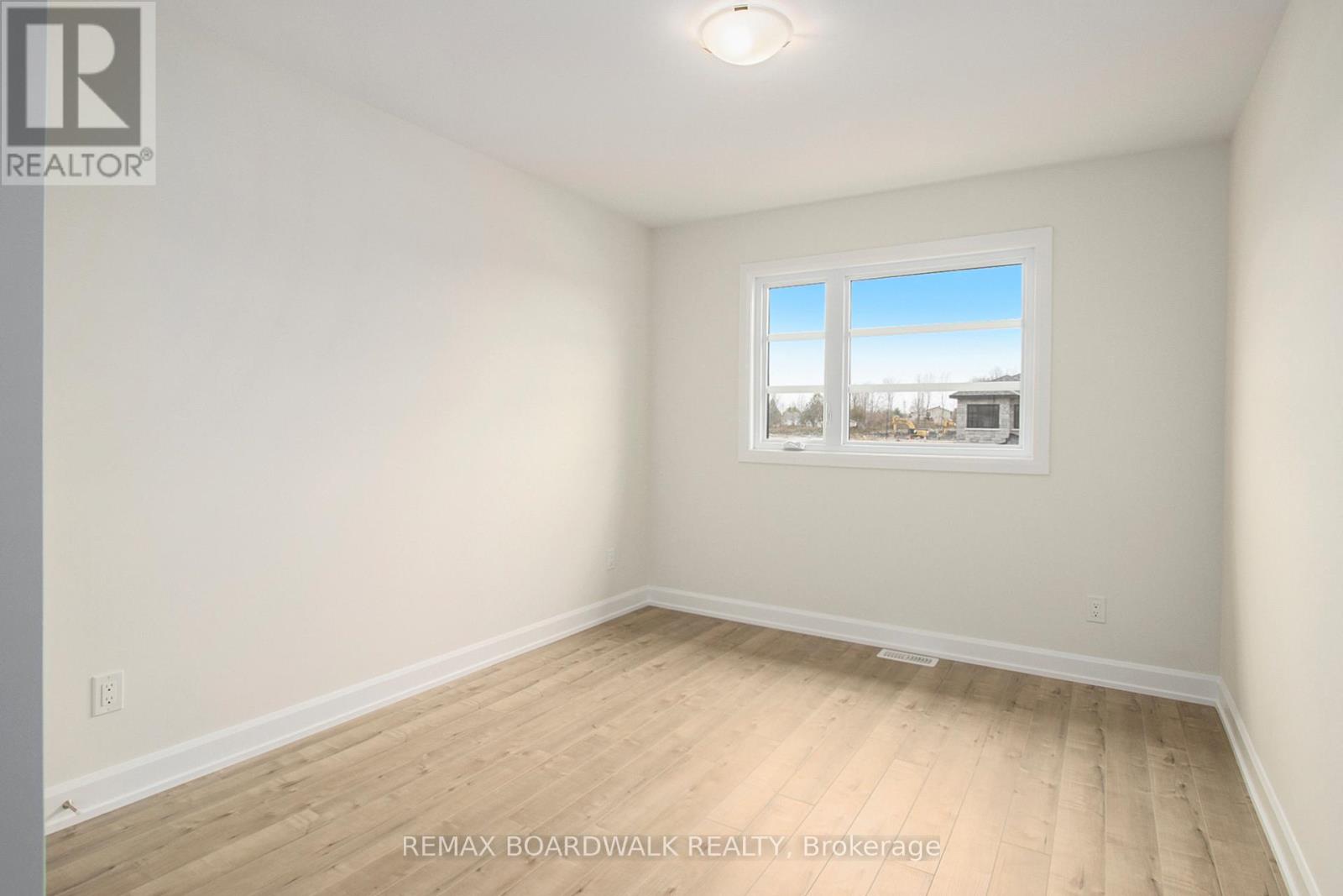 464 FALCON LANE - 11