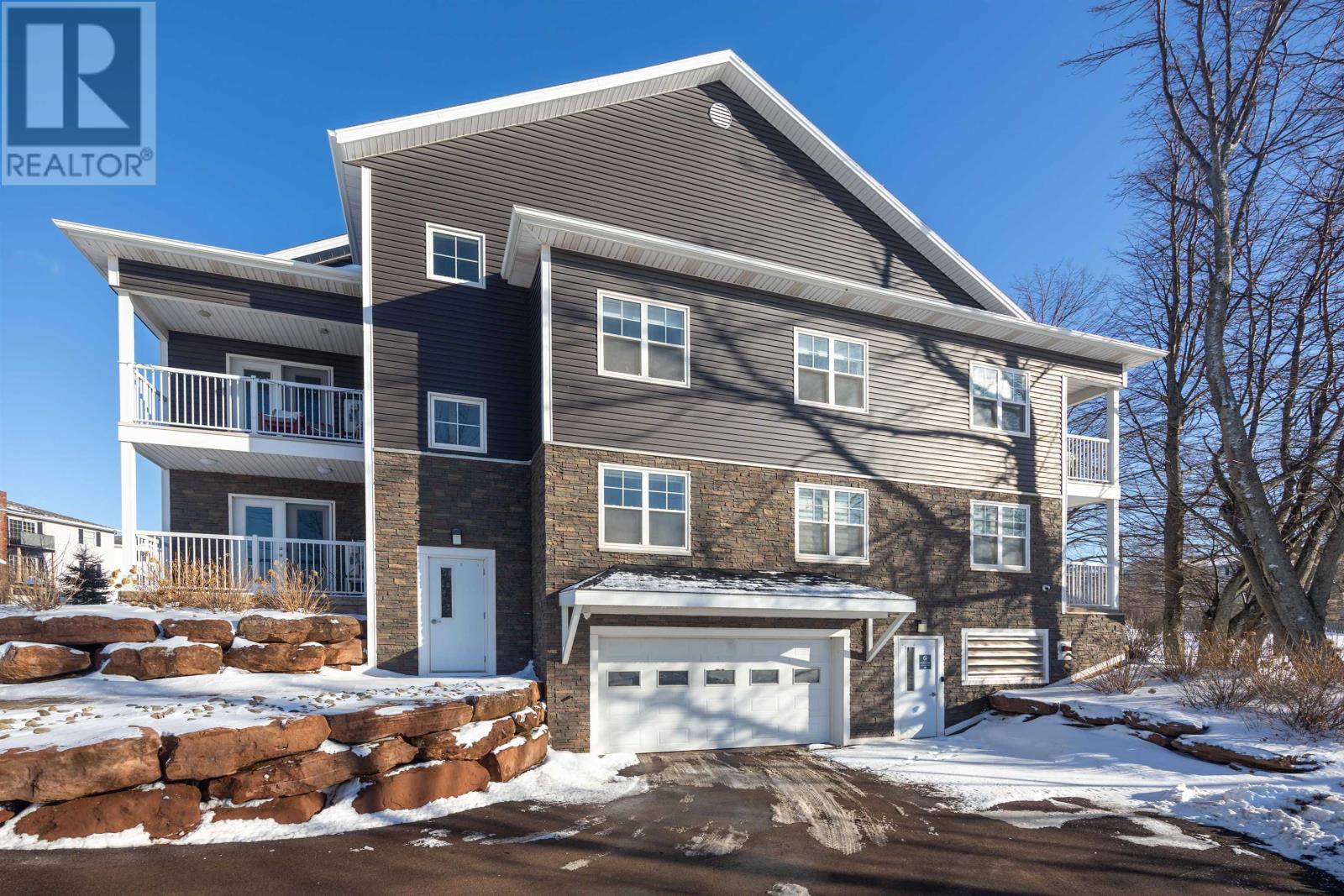 #206 29 STRATFORD ROAD - Image 2