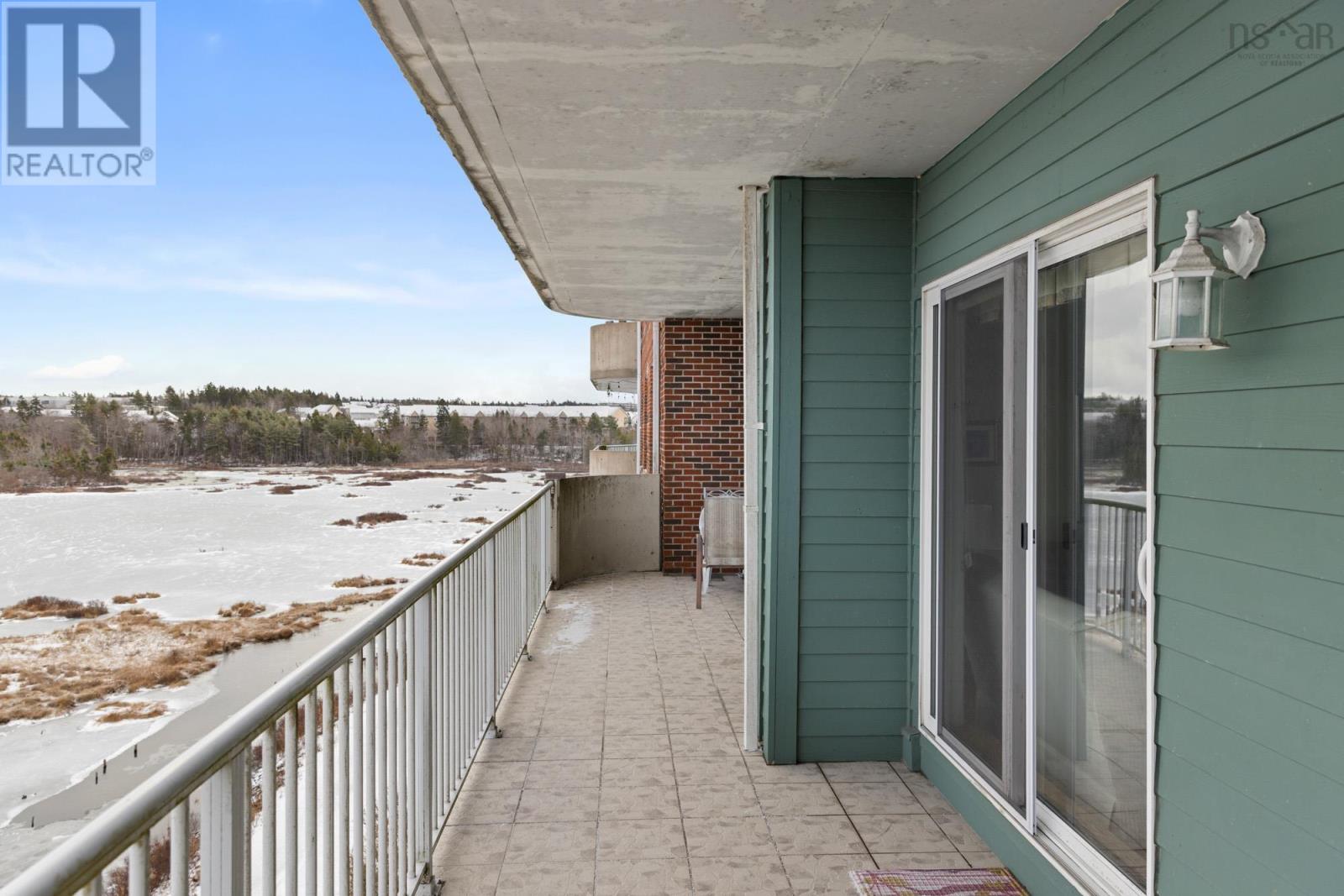 Property 21 of 22 of 403 429 Parkland Drive