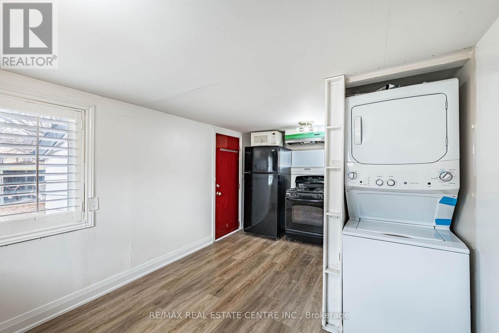 18 HILLCREST AVENUE - 14