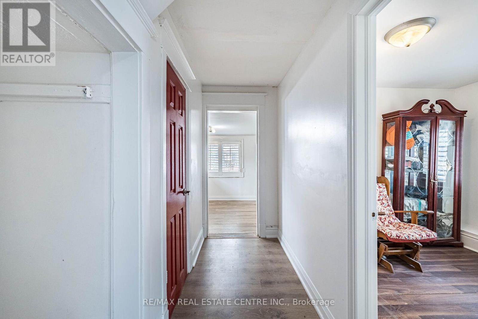 18 HILLCREST AVENUE - 7