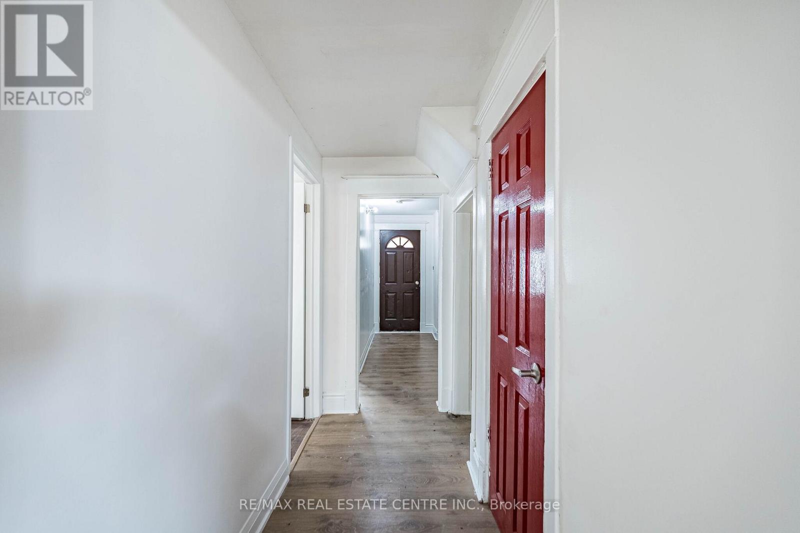 18 HILLCREST AVENUE - 8