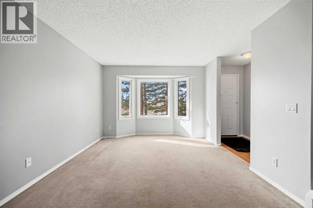 Single Family House for Sale in  Falshire Terrace NE Falconridge Calgary 