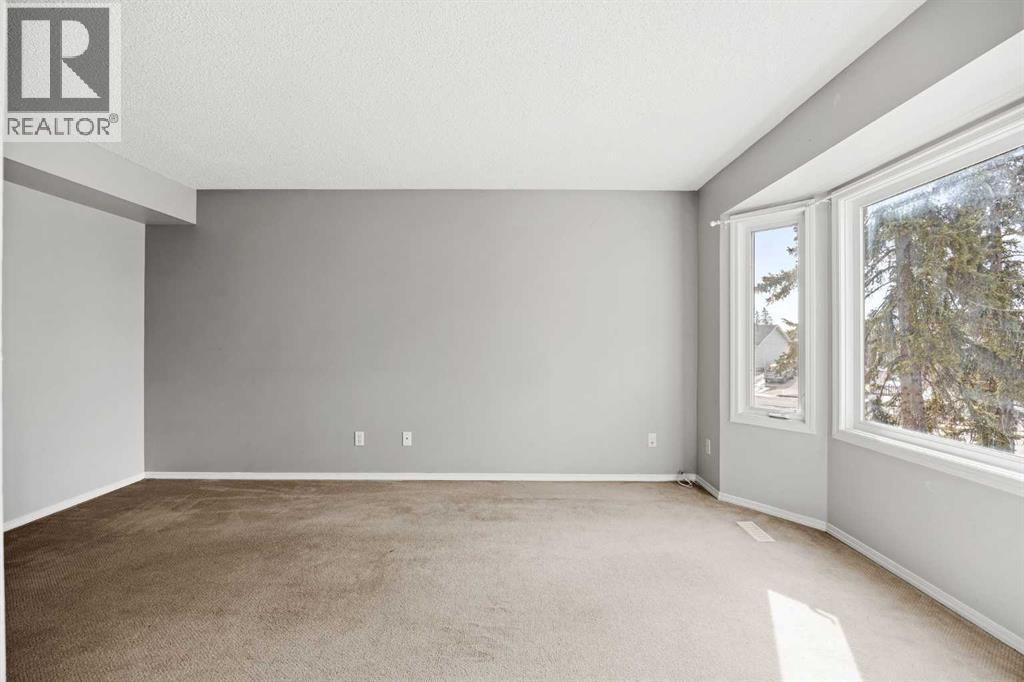 Single Family House for Sale in  Falshire Terrace NE Falconridge Calgary 