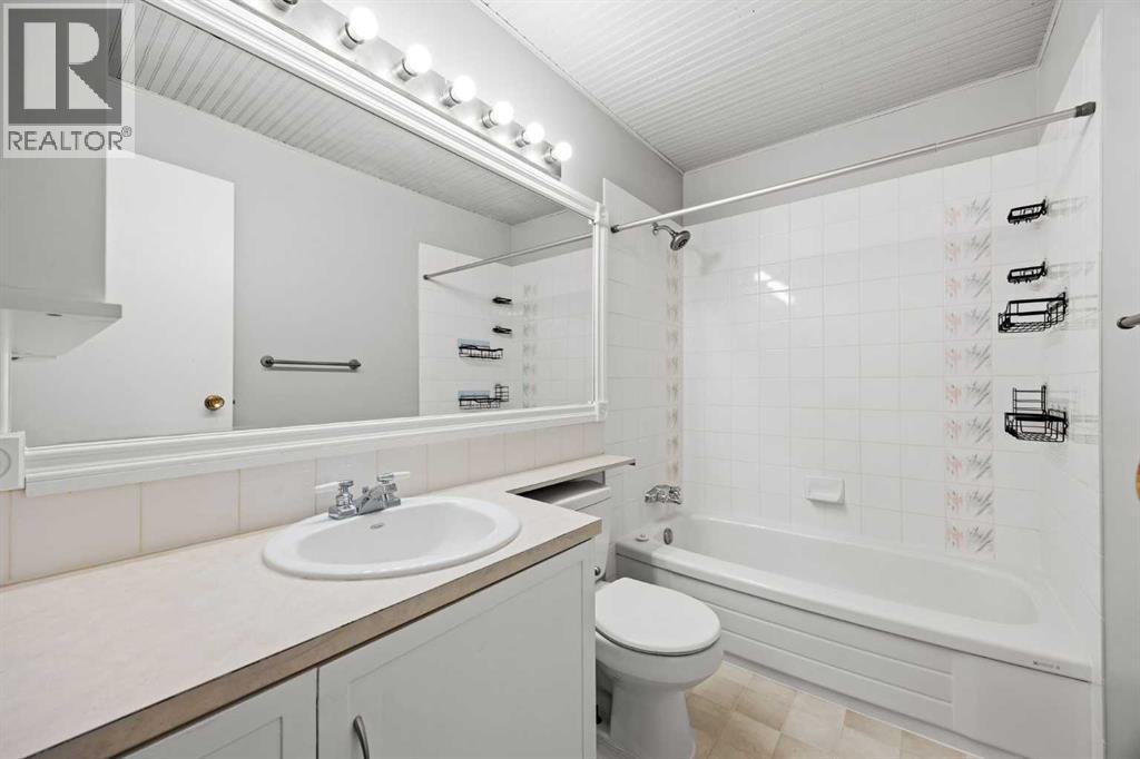 Single Family House for Sale in  Falshire Terrace NE Falconridge Calgary 