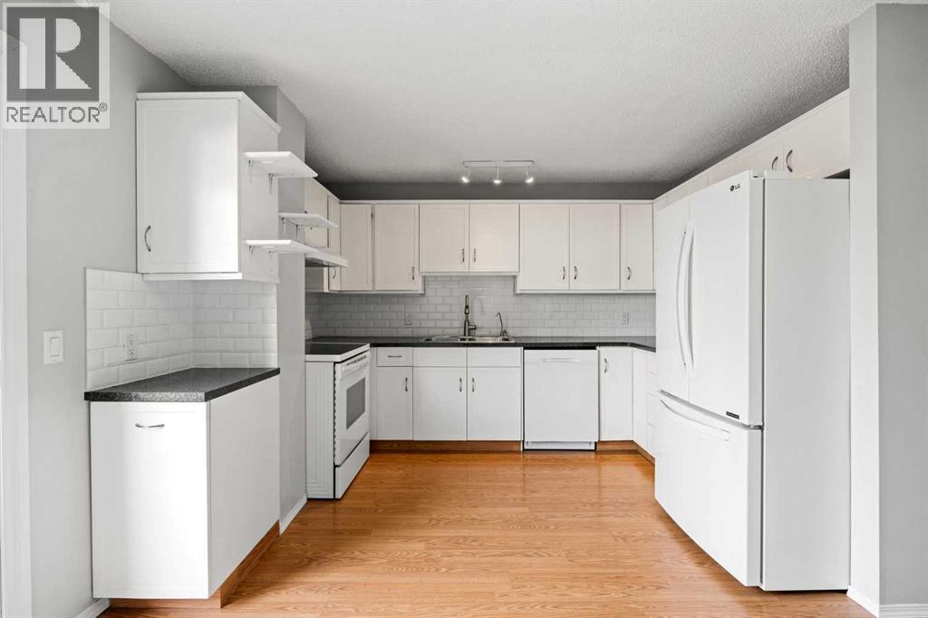 Single Family House for Sale in  Falshire Terrace NE Falconridge Calgary 