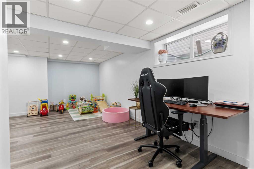 Single Family House for Sale in  Silverado Plains Close SW Silverado Calgary 