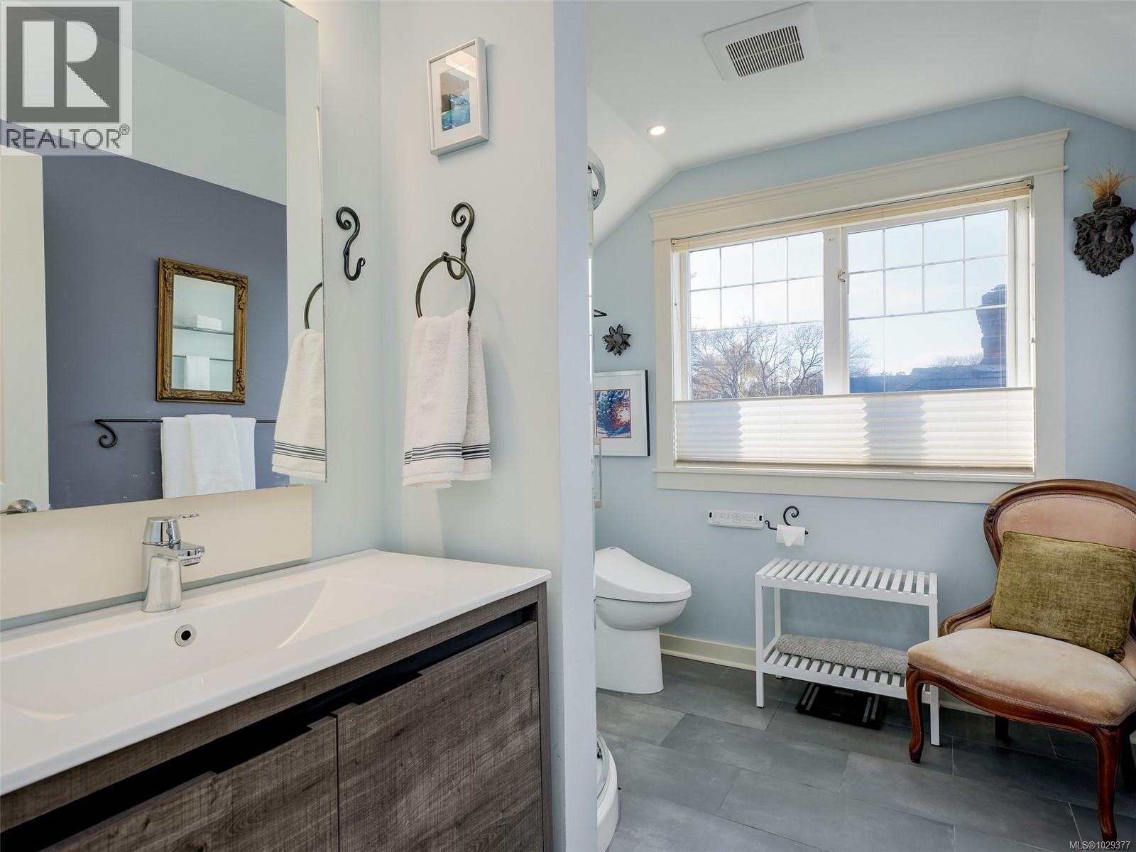 1152 CHAPMAN ST - 24