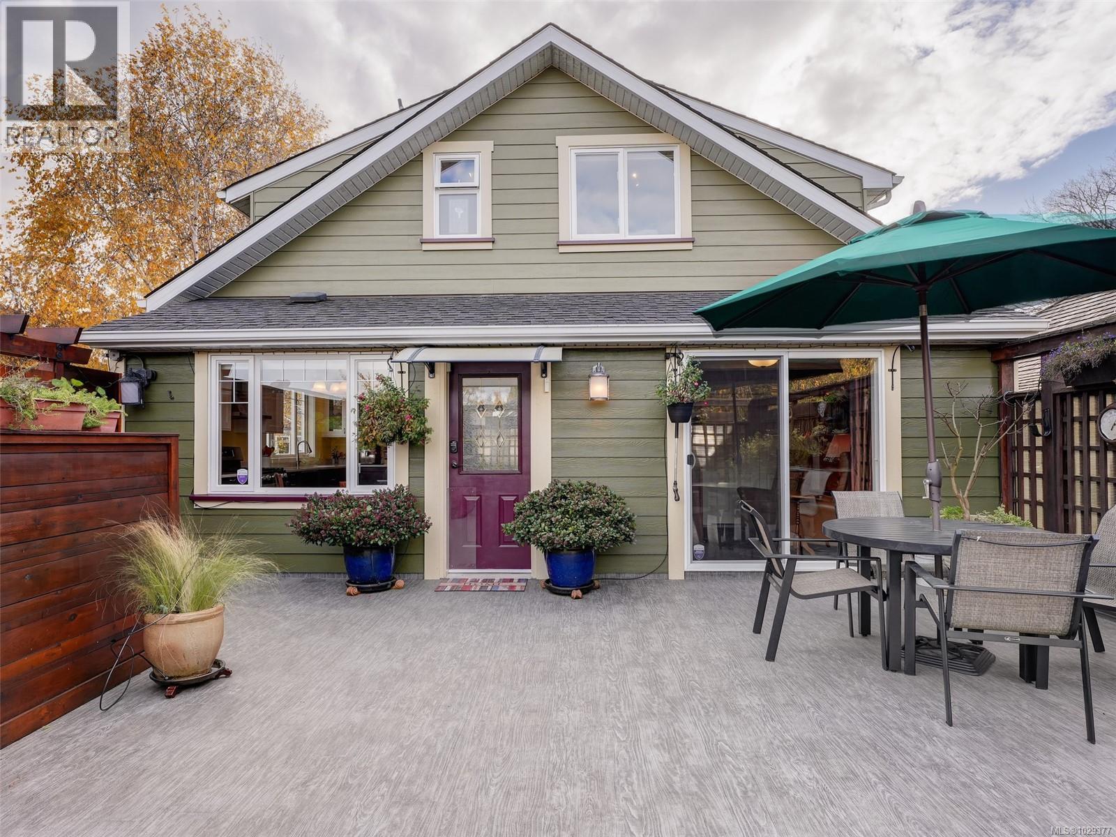 1152 CHAPMAN ST - 27